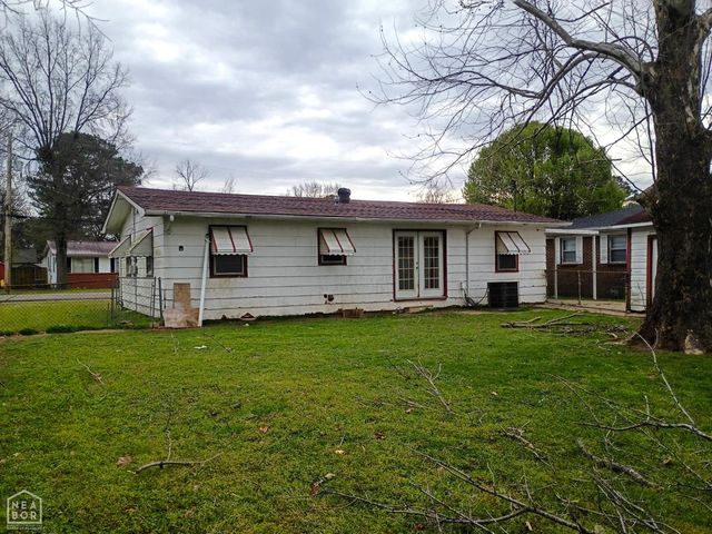 104 S 13th Avenue, Paragould, AR 72450