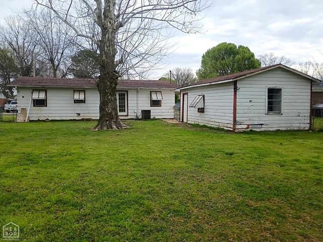 104 S 13th Avenue, Paragould, AR 72450