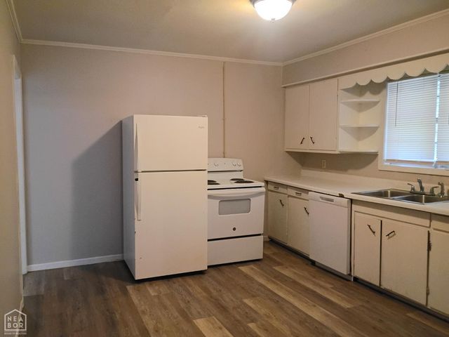 104 S 13th Avenue, Paragould, AR 72450