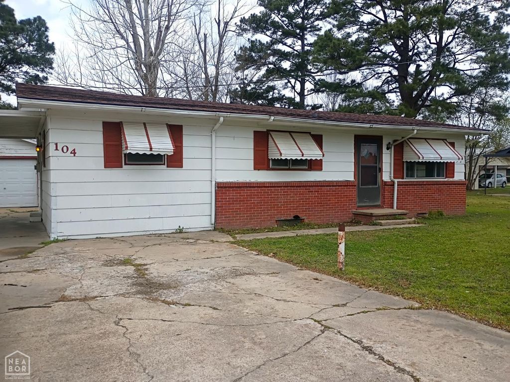 104 S 13th Avenue, Paragould, AR 72450