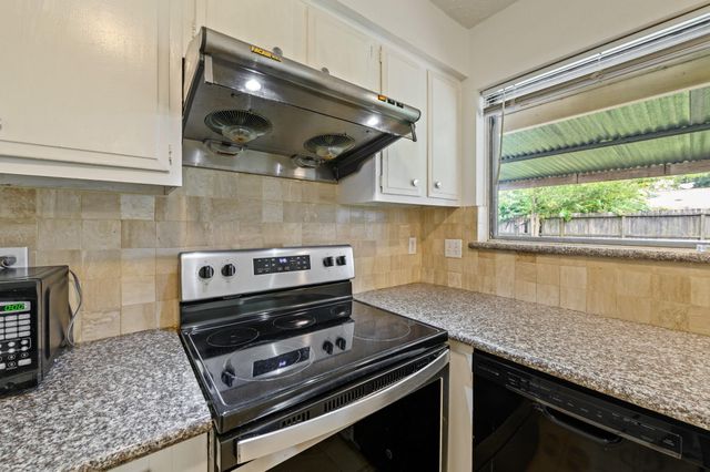 16703 David Glen Drive, Friendswood, TX 77546