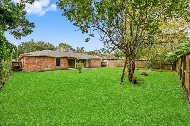 16703 David Glen Drive, Friendswood, TX 77546