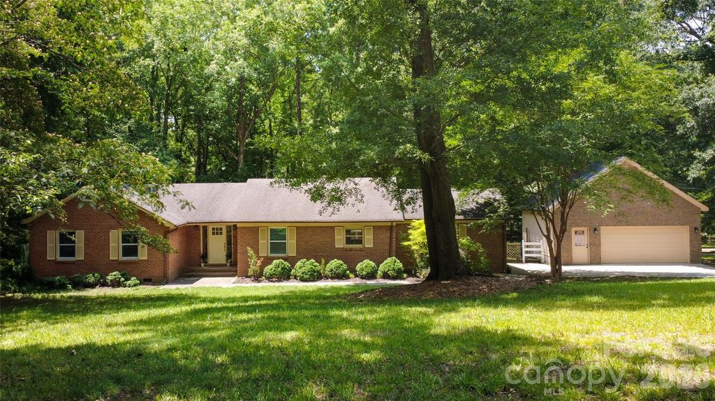 292 Canonero Place, Fort Mill, SC 29707