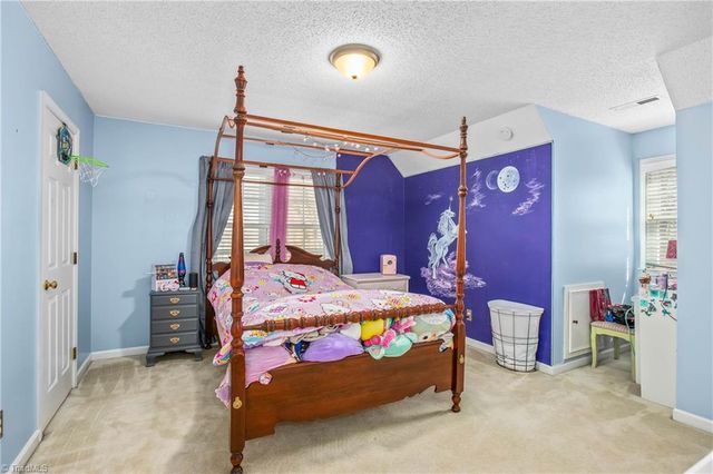 4104 Moss Brook Drive, Winston-salem, NC 27127