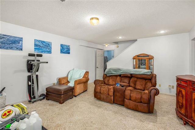 4104 Moss Brook Drive, Winston-salem, NC 27127