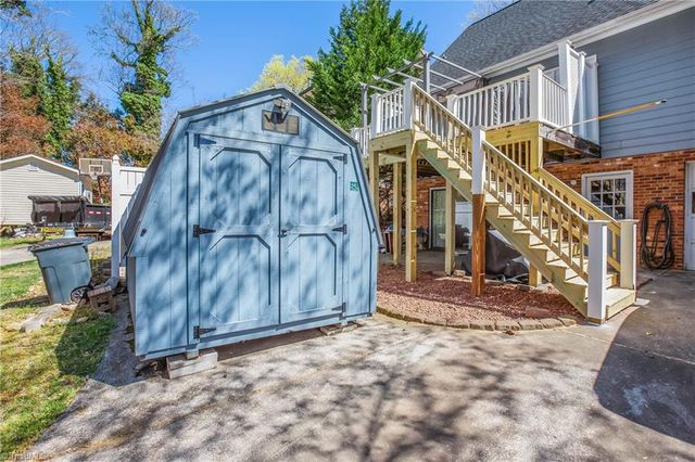 4104 Moss Brook Drive, Winston-salem, NC 27127