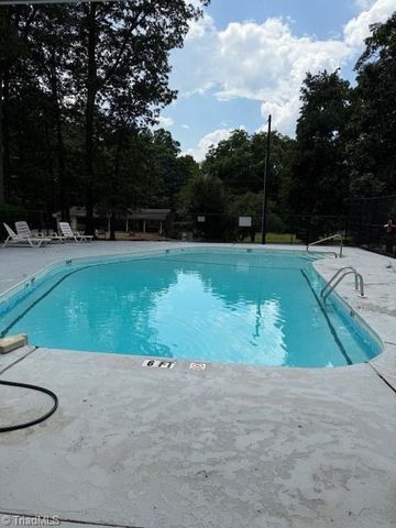 4104 Moss Brook Drive, Winston-salem, NC 27127
