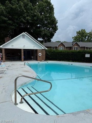 4104 Moss Brook Drive, Winston-salem, NC 27127