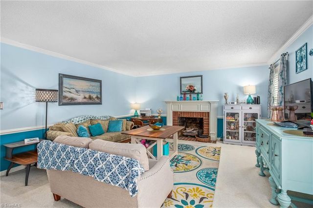 4104 Moss Brook Drive, Winston-salem, NC 27127