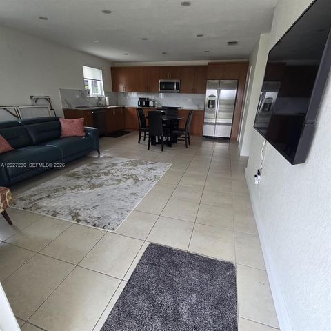 10245 SW 68th St 10245, Miami, FL 33173