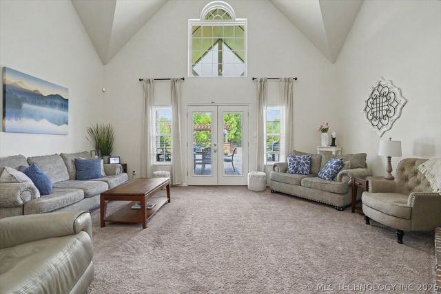2406 E Fairfield Court, Oologah, OK 74053