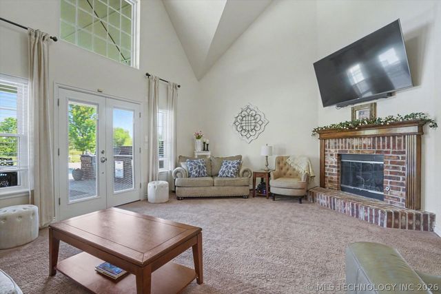 2406 E Fairfield Court, Oologah, OK 74053