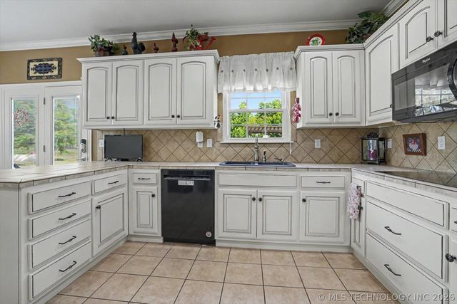 2406 E Fairfield Court, Oologah, OK 74053