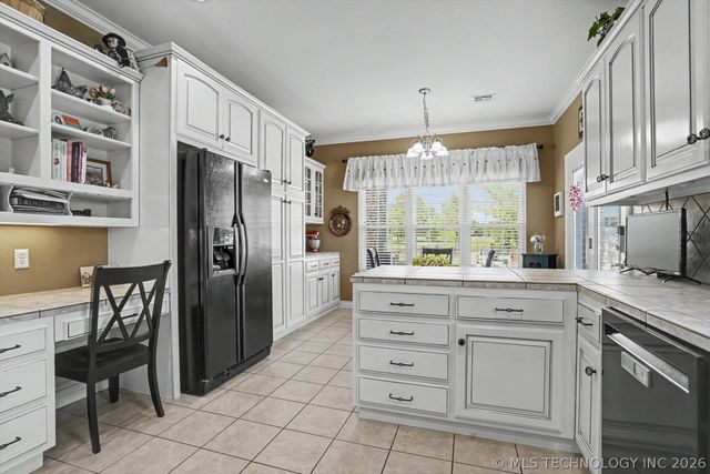 2406 E Fairfield Court, Oologah, OK 74053