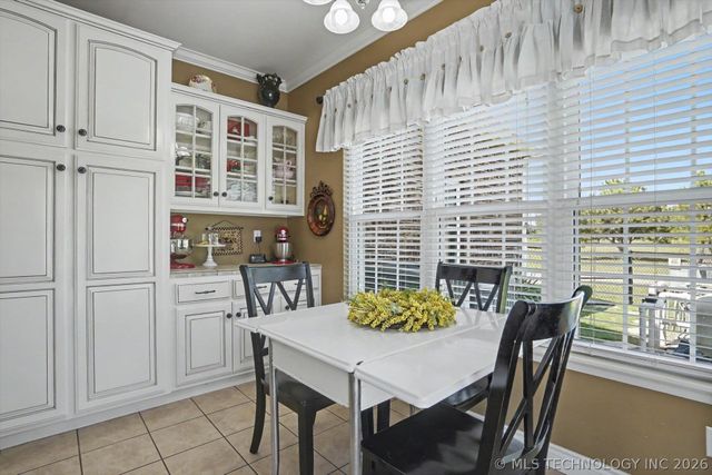 2406 E Fairfield Court, Oologah, OK 74053