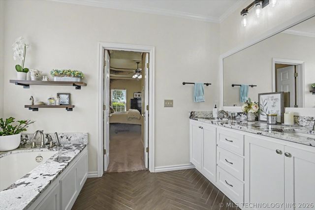 2406 E Fairfield Court, Oologah, OK 74053