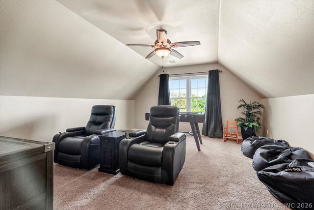 2406 E Fairfield Court, Oologah, OK 74053