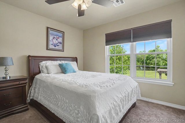 2406 E Fairfield Court, Oologah, OK 74053