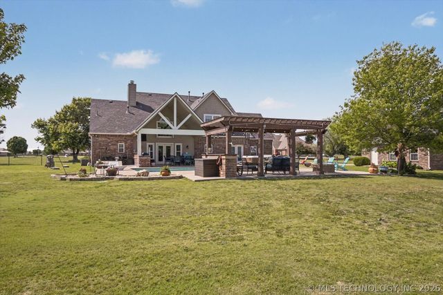 2406 E Fairfield Court, Oologah, OK 74053