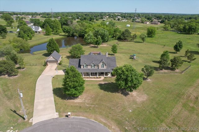 2406 E Fairfield Court, Oologah, OK 74053
