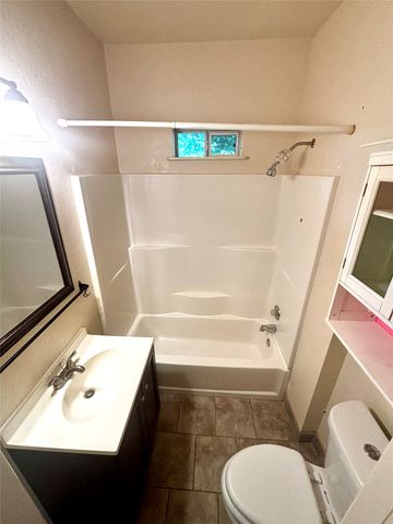905 Isbell Road, Fort Worth, TX 76114