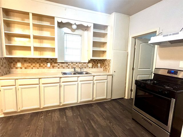 905 Isbell Road, Fort Worth, TX 76114