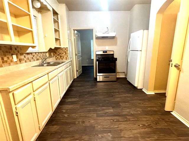 905 Isbell Road, Fort Worth, TX 76114