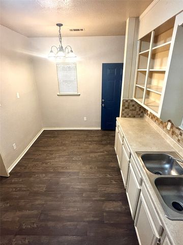 905 Isbell Road, Fort Worth, TX 76114