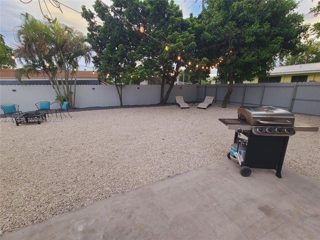20520 NE 15th Ave, Miami, FL 33179