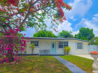 20520 NE 15th Ave, Miami, FL 33179