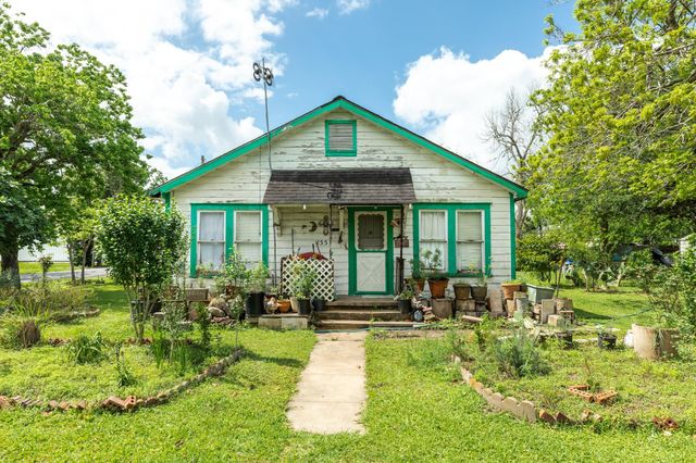233 Hamilton Street, West Columbia, TX 77486