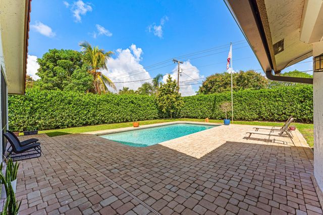 3897 Sherwood Boulevard, Delray Beach, FL 33445
