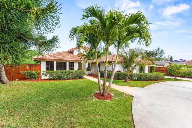 3897 Sherwood Boulevard, Delray Beach, FL 33445