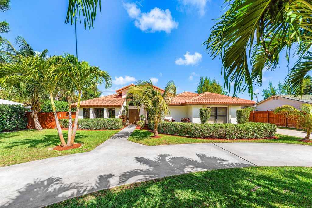 3897 Sherwood Boulevard, Delray Beach, FL 33445