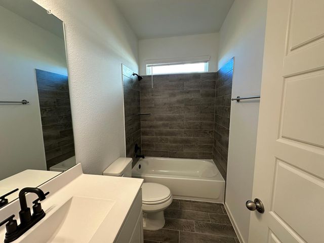 1048 Apple Ridge Road, Magnolia, TX 77355