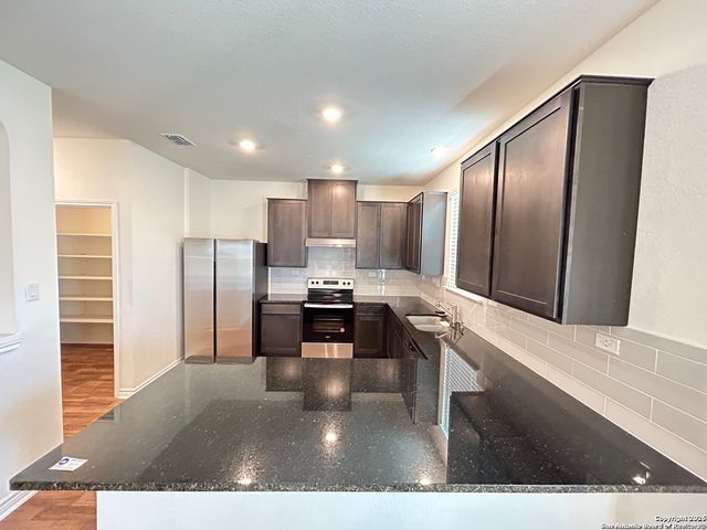 6608 Runaway Row, Converse, TX 78109