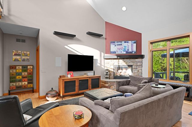 2037 Jennydale Court Se, Cascade Twp, MI 49546