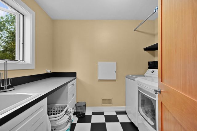2037 Jennydale Court Se, Cascade Twp, MI 49546