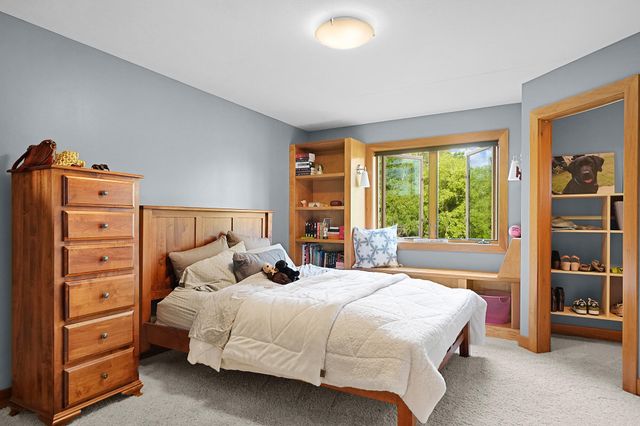 2037 Jennydale Court Se, Cascade Twp, MI 49546