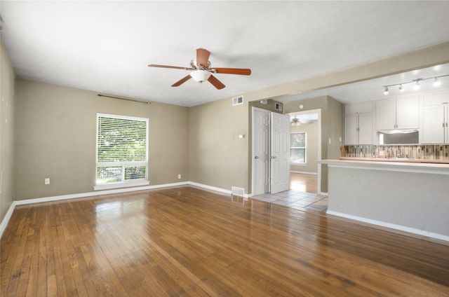 4723 Victor Street D, Dallas, TX 75246