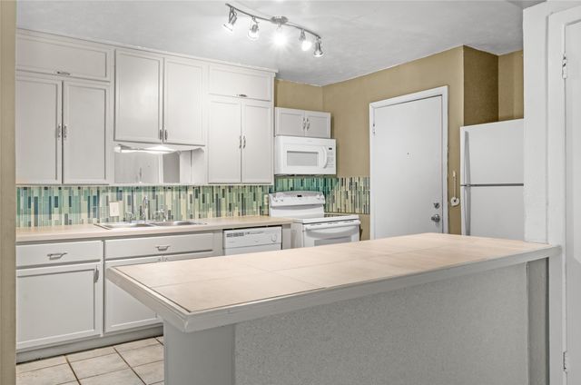 4723 Victor Street D, Dallas, TX 75246