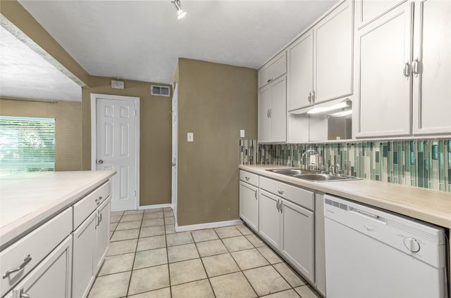 4723 Victor Street D, Dallas, TX 75246