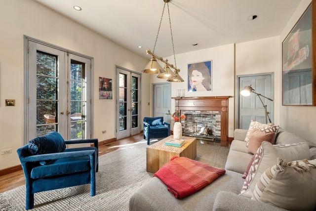 22 Louisburg Square, Boston, MA 02108