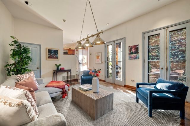 22 Louisburg Square, Boston, MA 02108