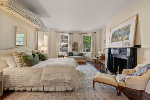 22 Louisburg Square, Boston, MA 02108