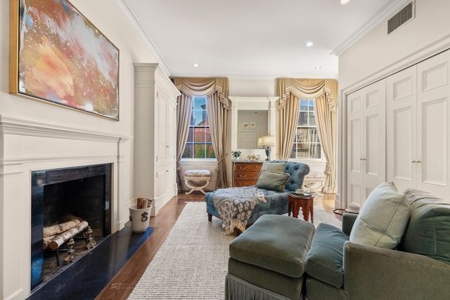 22 Louisburg Square, Boston, MA 02108