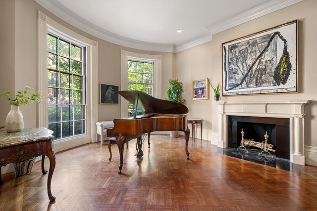 22 Louisburg Square, Boston, MA 02108