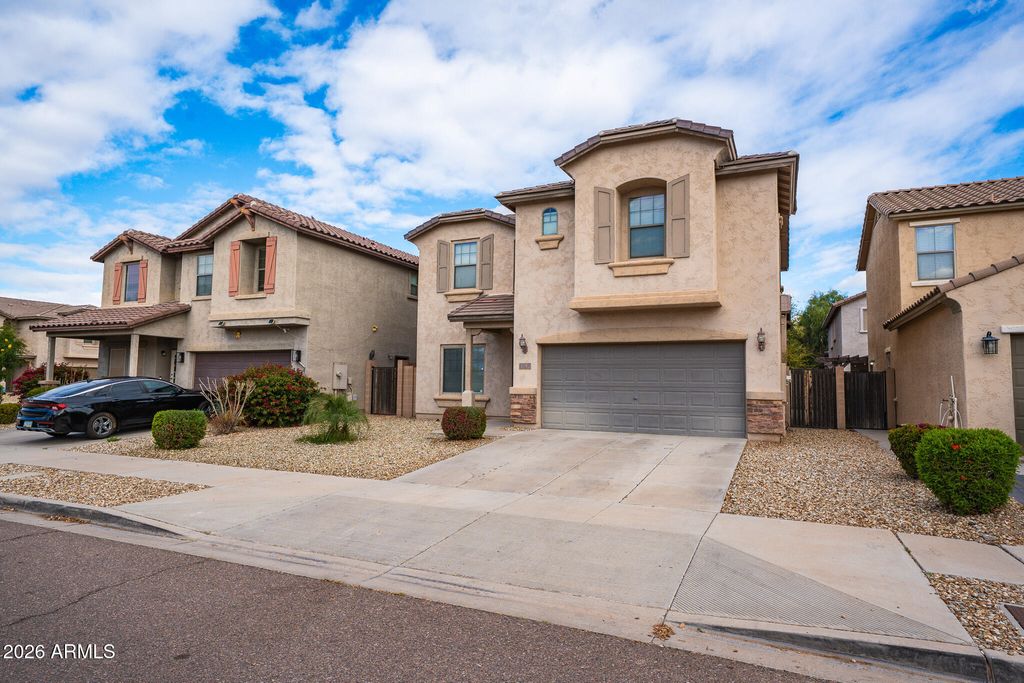 Image 1 of property listing at 5818 W SIESTA Way, Laveen, AZ 85339
