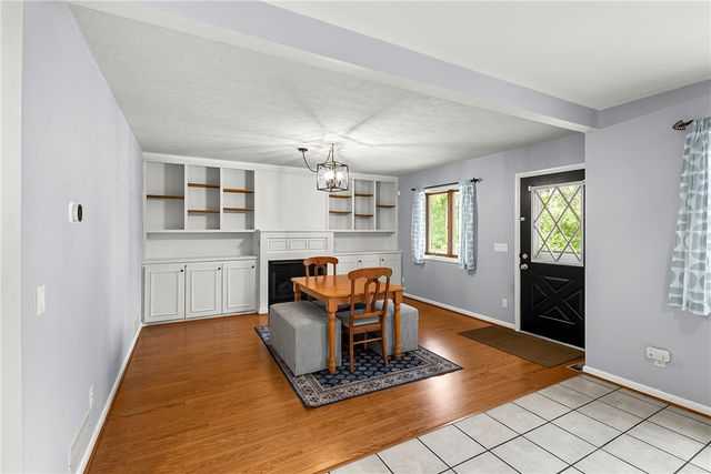 318 Webster Rd, Webster, NY 14580