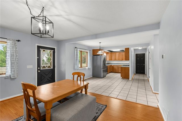 318 Webster Rd, Webster, NY 14580